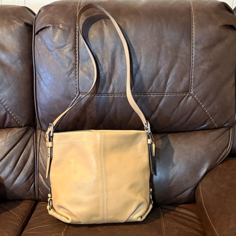 COACH Tan Leather shoulder convertible bag.